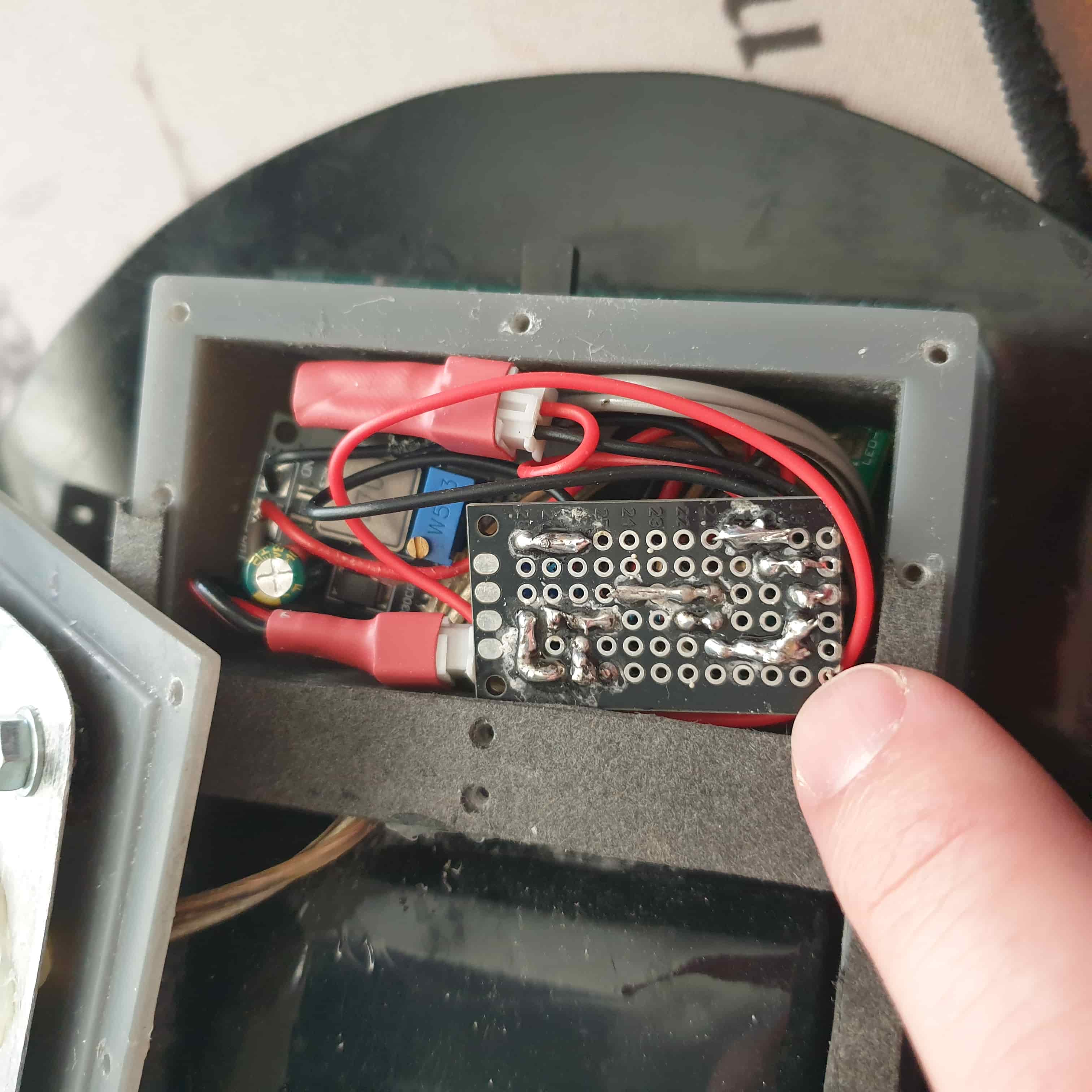 Unfinished solar light electronics 4